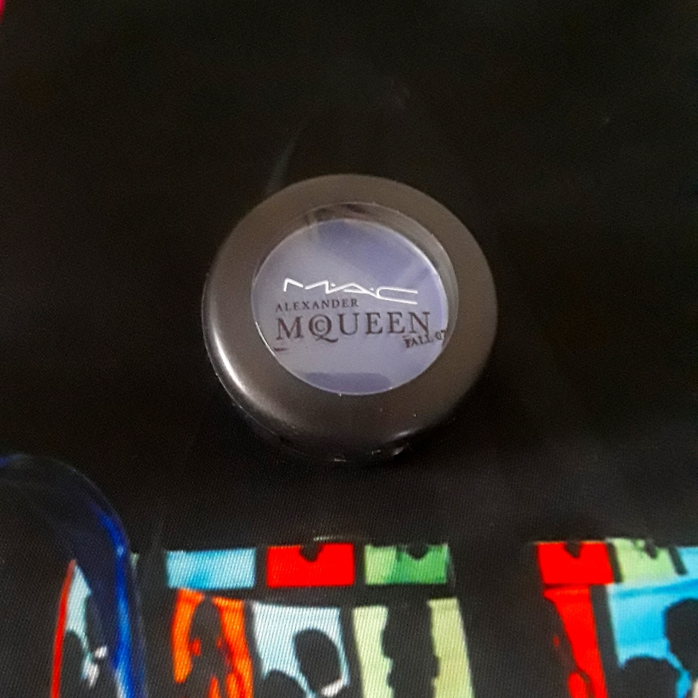 Mac Alexander McQueen eyeshadow single --- NILE